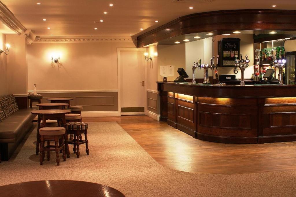 Consort Hotel Rotherham Exteriör bild