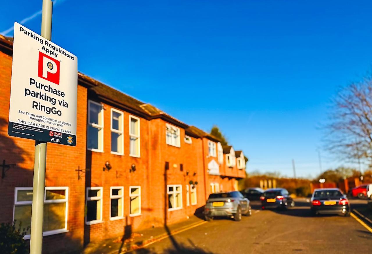 Consort Hotel Rotherham Exteriör bild