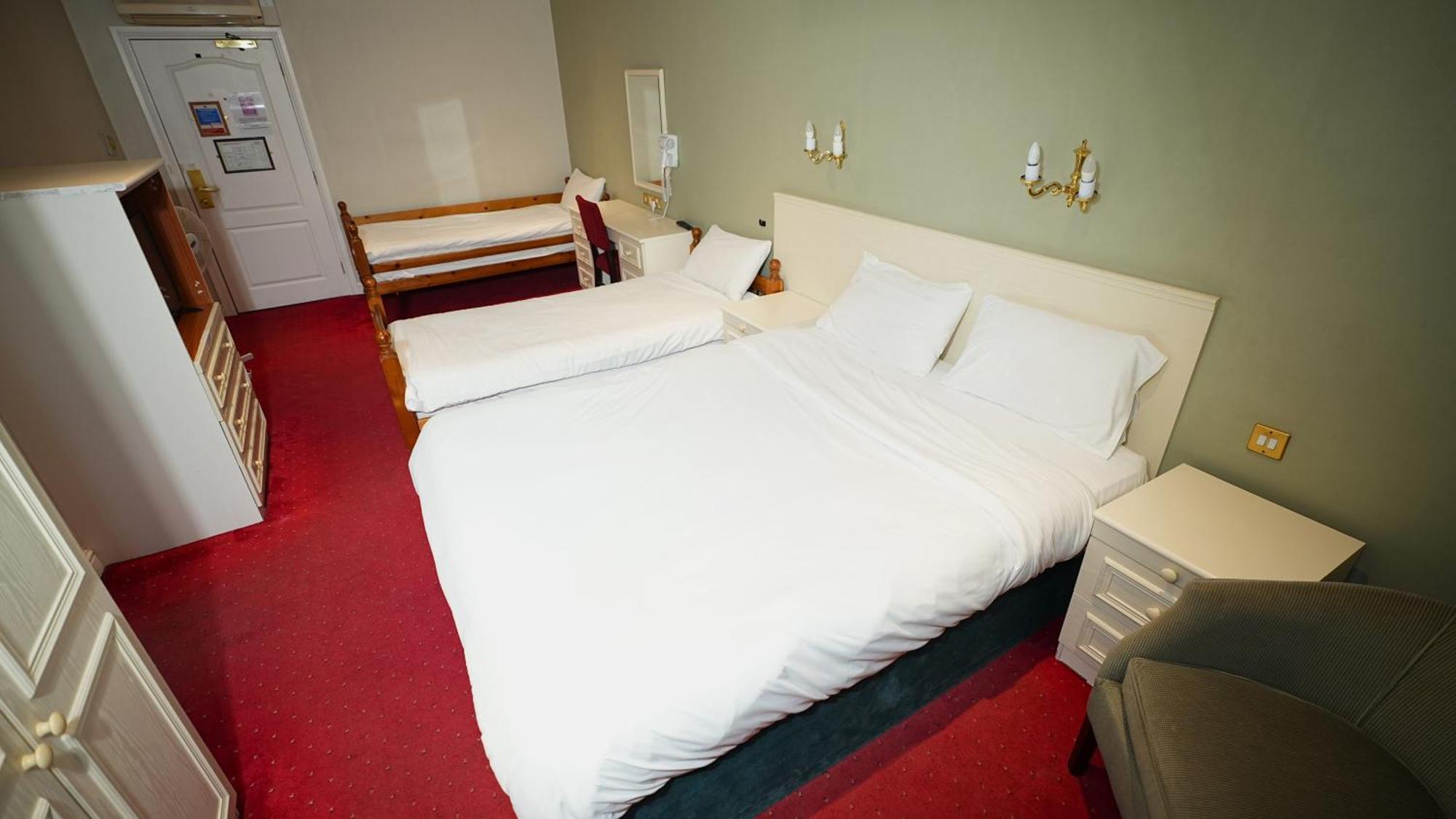 Consort Hotel Rotherham Exteriör bild