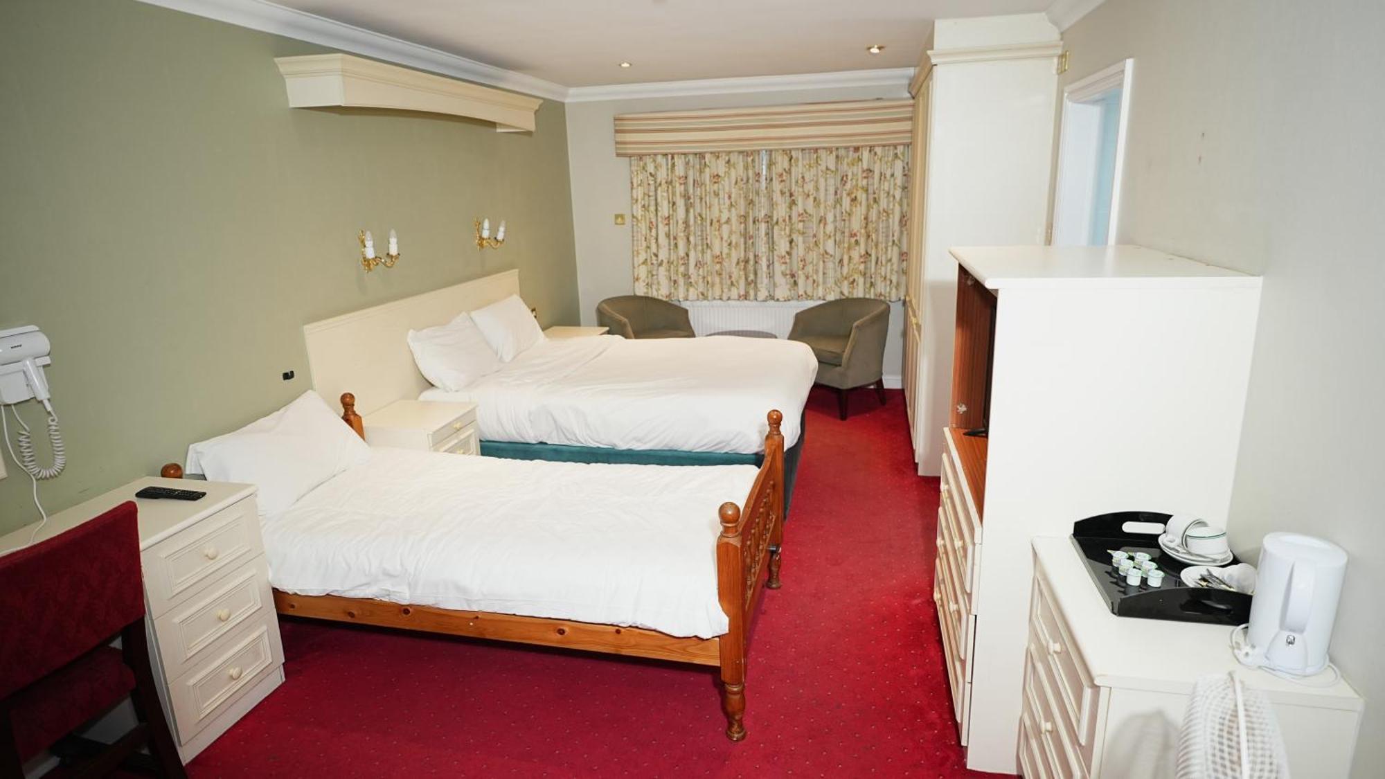 Consort Hotel Rotherham Exteriör bild