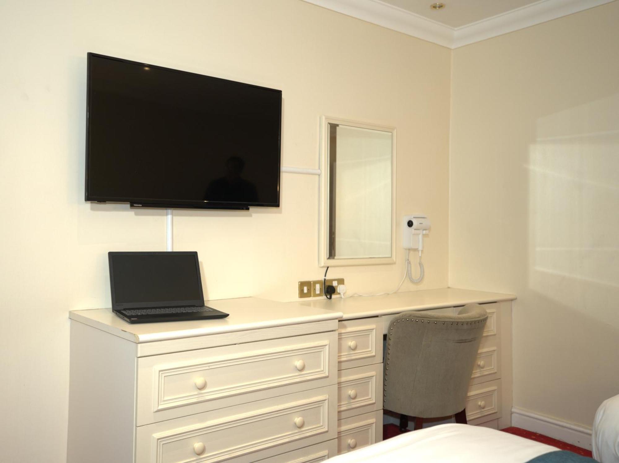 Consort Hotel Rotherham Exteriör bild