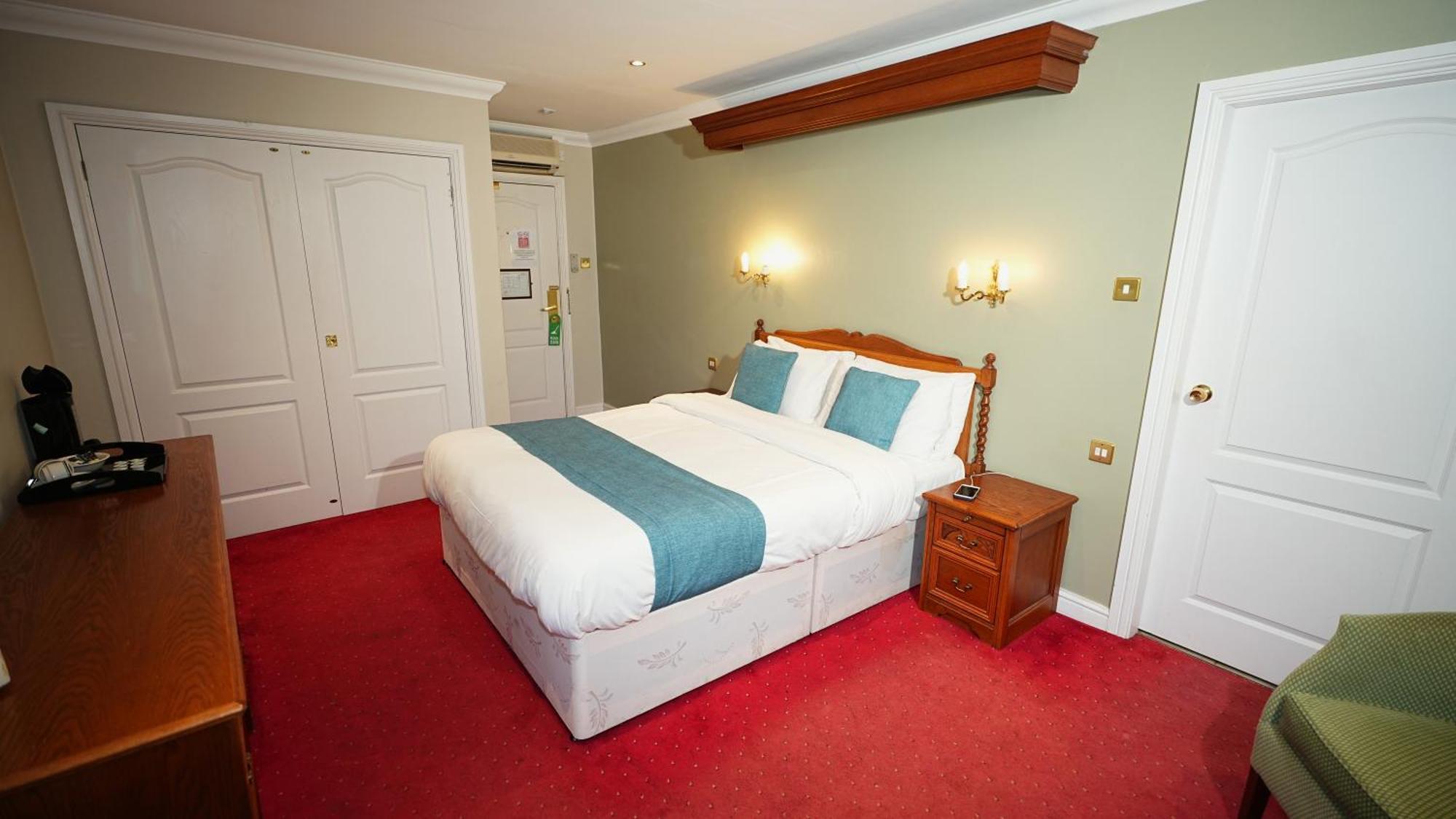 Consort Hotel Rotherham Exteriör bild