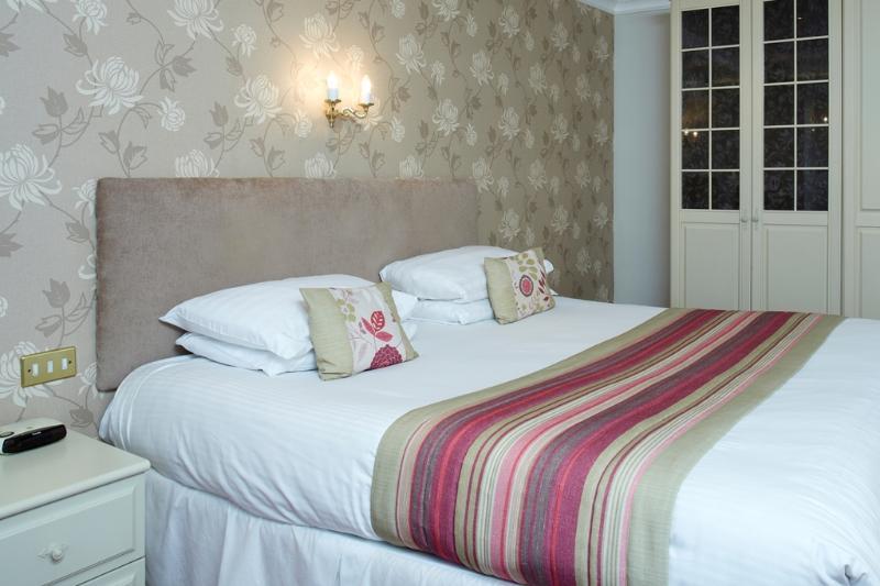Consort Hotel Rotherham Exteriör bild